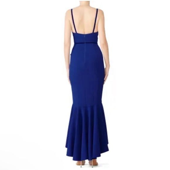 Marchesa Notte
Royal Blue Ruffle Gown size 14 - Picture 4 of 17